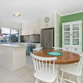 Surfers Paradise Townhouse - Image 5