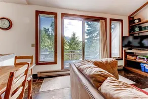 Cedar Rock Chalet - Image 4