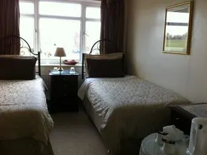 Charnwood Guesthouse - Image 4