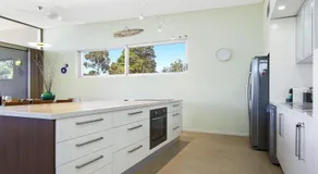 Serene - spacious air conditioned accommodation - Image 3