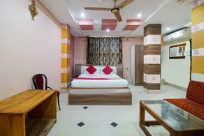 OYO Flagship 28562 Hotel Fortune - Image 1
