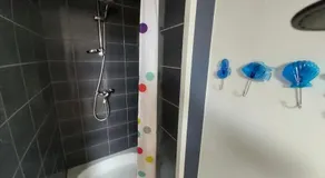 Nouvel Appartement Tres Confortable Avec Cuisine Et Frigo - Image 4