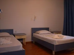 ADIS Holiday Inn Hotel - Image 4