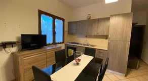 LEO'S HOUSE - Image 4
