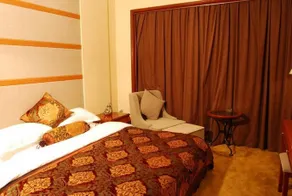 Ningbo World Hotel - Image 3