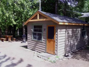 Peacock Villa Motel - Image 2