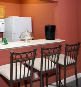 Watkins Glen Apartments - Image 3