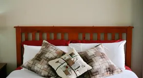 65 Main Guesthouse - Image 5