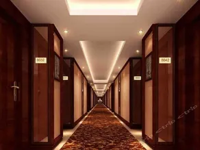 New World Lichuan Hotel - Image 2