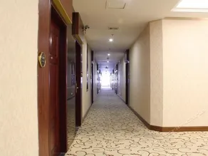 Yuelong Hotel - Image 4