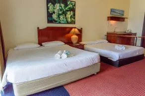 H Suites Tanjung Bungah - Image 5