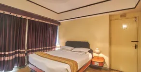 Palace Plaza - Image 3