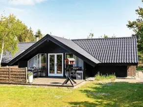 Holiday home with terrace - Image 1