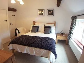 Queens Lodge - Image 3