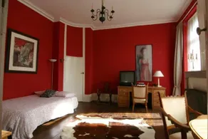 Pradia's Modern Retreat - Image 5