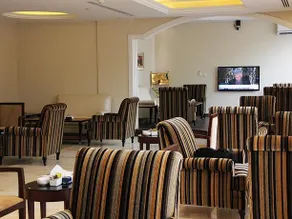 Flora Hotel Suites - Image 2