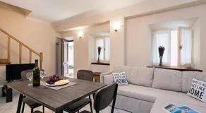 Jen House - Image 5