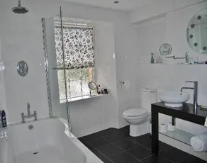 The Castle Coaching Inn - Image 3