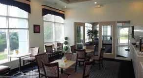 Knights Inn Elyria - Image 5