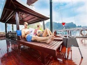 Elizabeth Sails - Image 3