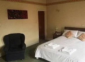 The Lopes Arms Hotel - Image 2