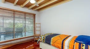 6 Ilmenite Avenue - Coastal Beach Shack Within Walking Distance To Patrolled Beach And Cbd - Image 4