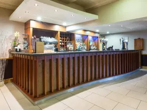 Doubletree by Hilton Oxford Belfry - Image 2