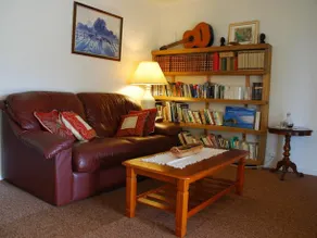 Wombat Cottage Bed & Breakfast - Image 3