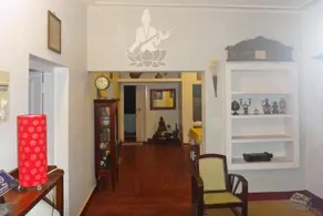 Maison Blanche Near White Town - Image 4