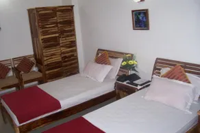 Hotel Laavish - Image 5