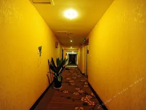 Huaya Hotel - Image 3