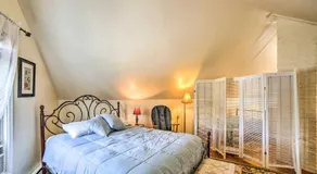 Explore Lake Erie and Strip From Quaint Apartment - Image 2