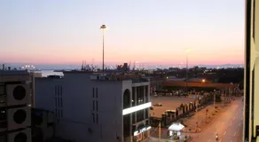 Waterfront Luxury Sea View Apartment - Image 4