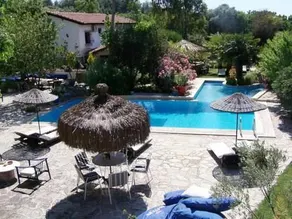 Bakkhos Guesthouse Pansiyon - Image 5