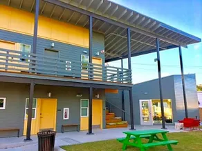 Hostel 512 - Image 4