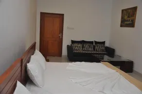 Aarya Hotel - Image 2