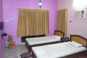 Aryan Guest House by OYO Rooms - Image 5