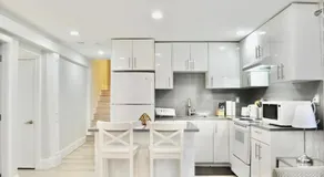 Stylish 1 BR suite in North Vancouver 10 mins ski - Image 2