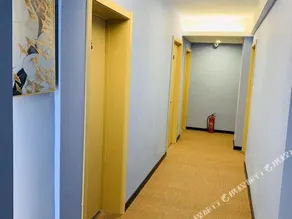 XINLONGMEN HOSTEL - Image 2