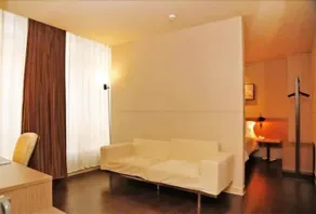 Jinjiang Inn Select Shenzhen Huanggang Port Huangcheng Square - Image 2