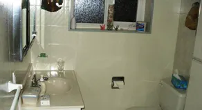 Dave & Honey's Accommodation - Image 3