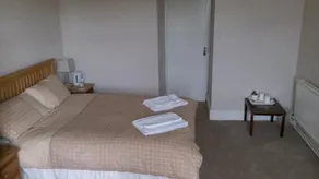 The Queens Hotel - Image 4