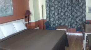 Budget Inn 2000 - Image 4