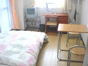 Gojyo Ivy studio apartment semi-double bed 01 - Image 3