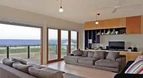 Prime Position - across from seven mile beach - Image 2