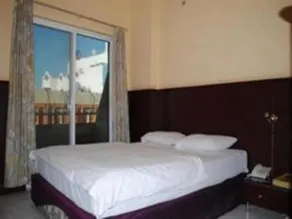 Sapphire Grand Hotel - Image 4