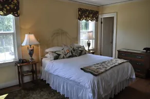 Bear Creek Inn - Image 3
