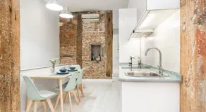 La Latina Sol Elegant Apartment - Image 2
