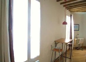 Nice Studio in Le Marais District - Image 3