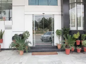 OYO Premium Bahadrabad Haridwar - Image 2